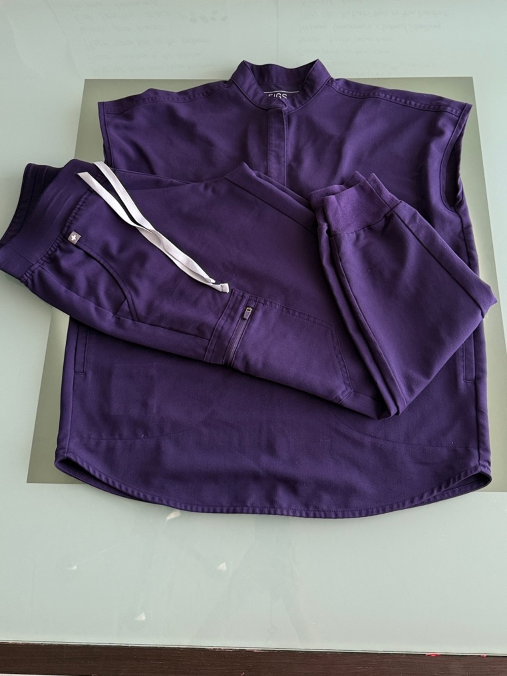 FIGS Women's Uniform Scrub Set XXS/XS-P in Eggplant